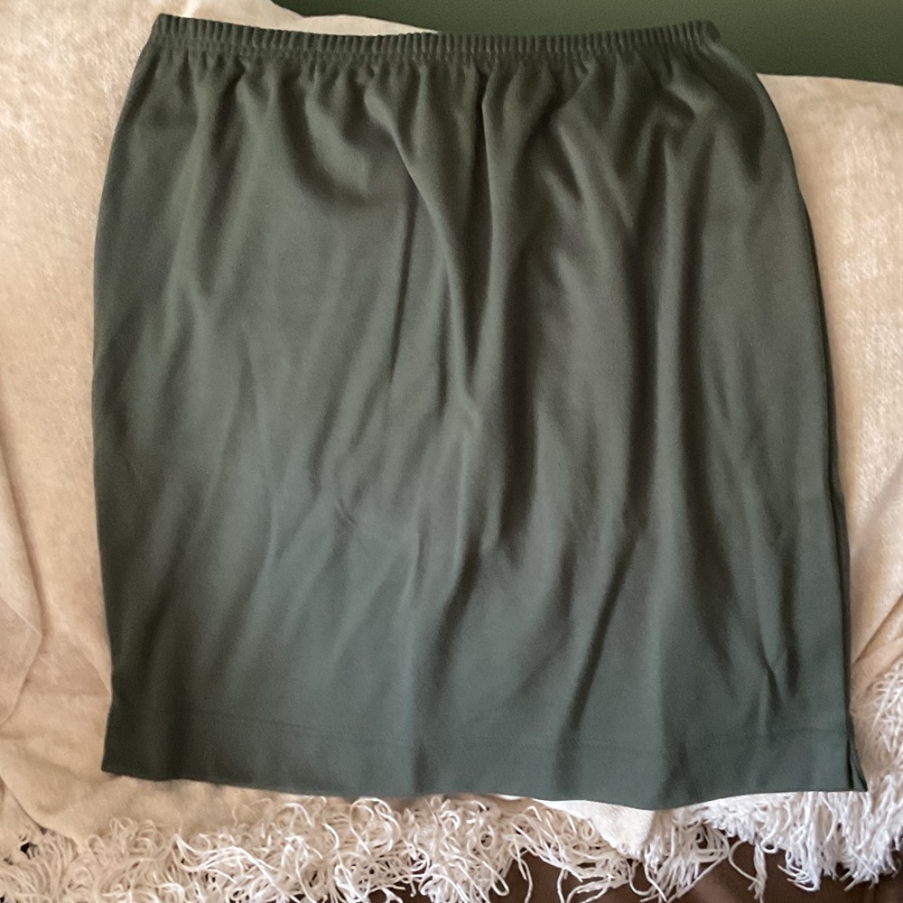 Weekenders Classic Olive Pencil Skirt